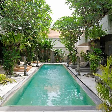 Swiss-Belcourt Sunset Aparthotel Seminyak Exterior foto