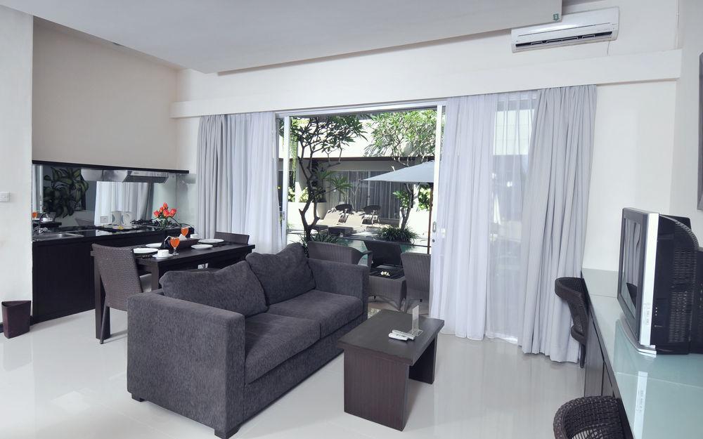 Swiss-Belcourt Sunset Aparthotel Seminyak Exterior foto