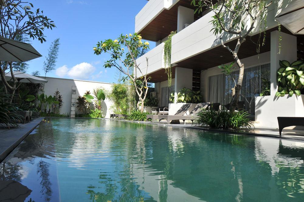 Swiss-Belcourt Sunset Aparthotel Seminyak Exterior foto