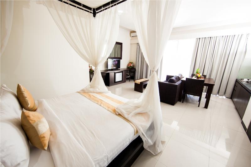 Swiss-Belcourt Sunset Aparthotel Seminyak Exterior foto